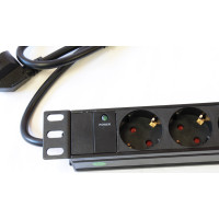 Силовой блок Pleolan 19’’ 1U 9xShuko 16А, шнур питания 1.8м Shuko, индикатор , цвет черный Силовой блок Pleolan 19’’ 1U 9xShuko 16А, шнур питания 1.8м Shuko, индикатор , цвет черный